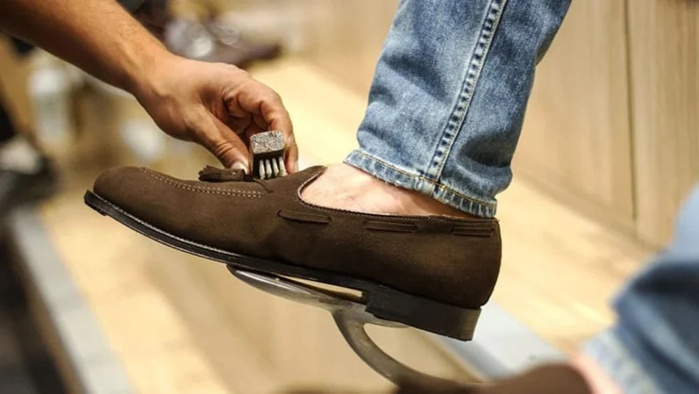 How to clean velvet loafers, step by step guide